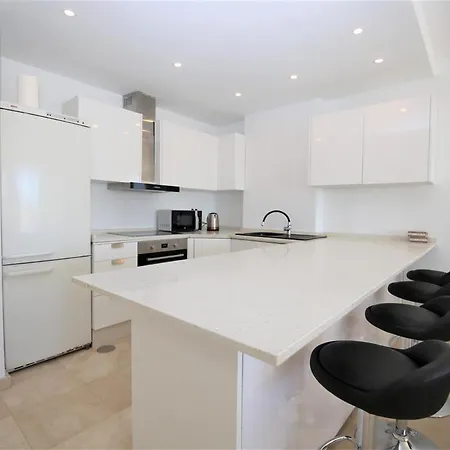 -frontline- Large, 1st Floor Modern Apartment-puerto Paraiso *